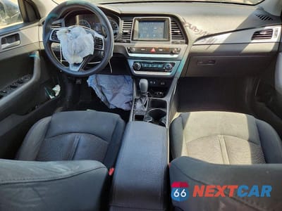 Zdjęcie 8 z 12 samochodu: 2019 HYUNDAI SONATA SE VIN:5NPE24AF0KH734153 - miniatura