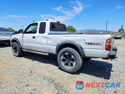 Drugie zdjęcie samochodu z przodu: 2001 TOYOTA TACOMA XTRACAB PRERUNNER VIN:5TESM92N31Z852659 - miniatura