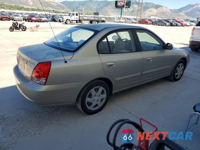 Trzecie zdjęcie samochodu z tyłu: 2005 HYUNDAI ELANTRA GLS VIN:KMHDN46D25U051029 - miniatura