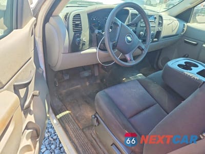 Zdjęcie 8 z 12 samochodu: 2010 CHEVROLET SILVERADO C1500 VIN:1GCPCPEXXAZ215452 - miniatura