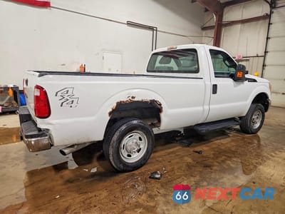 Trzecie zdjęcie samochodu z tyłu: 2011 FORD F250 SUPER DUTY VIN:1FTBF2B68BEA76365 - miniatura