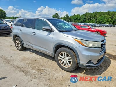 Czwarte zdjęcie samochodu z boku: 2014 TOYOTA HIGHLANDER LE VIN:5TDZKRFH1ES014934 - miniatura