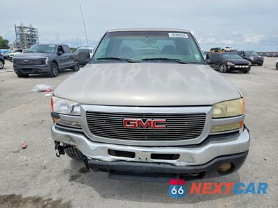 Piąte zdjęcie samochodu w środku: 2005 GMC NEW SIERRA C1500 VIN:2GTEC13T651283475 - miniatura