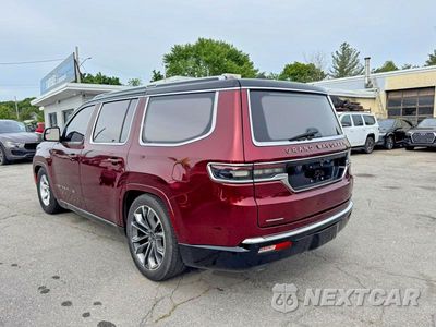 Trzecie zdjęcie samochodu z tyłu: 2022 JEEP GRAND WAGONEER SERIES III VIN:1C4SJVGJ2NS144713 - miniatura