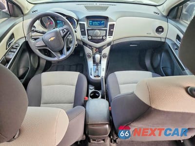 Zdjęcie 8 z 12 samochodu: 2013 CHEVROLET CRUZE LS VIN:1G1PA5SG2D7312037 - miniatura