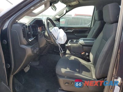 Zdjęcie 7 z 13 samochodu: 2024 CHEVROLET SILVERADO K3500 LT VIN:1GC4YTEY9RF141816 - miniatura