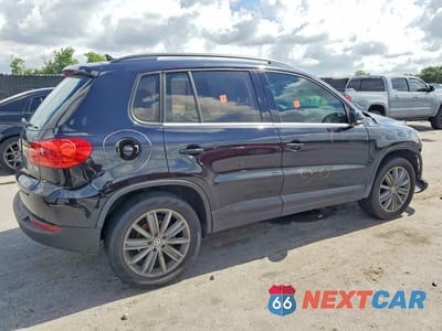 Trzecie zdjęcie samochodu z tyłu: 2015 VOLKSWAGEN TIGUAN S VIN:WVGAV7AX4FW502120 - miniatura