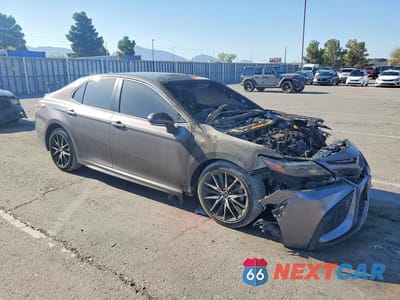 Czwarte zdjęcie samochodu z boku: 2022 TOYOTA CAMRY SE VIN:4T1T11AK9NU617425 - miniatura