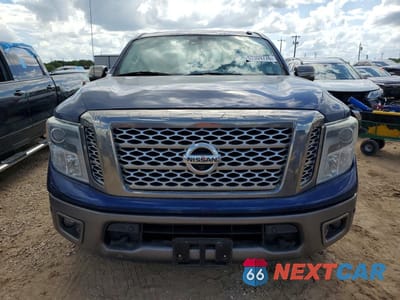 Piąte zdjęcie samochodu w środku: 2018 NISSAN TITAN PLATINUM RESERVE VIN:1N6AA1E69JN511518 - miniatura