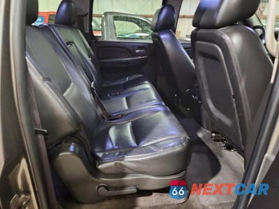 Zdjęcie 11 z 13 samochodu: 2009 CHEVROLET SUBURBAN K1500 LT VIN:1GNFK26379R227882 - miniatura