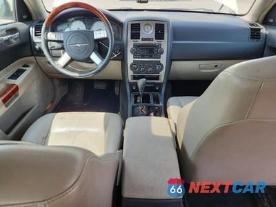 Zdjęcie 8 z 12 samochodu: 2006 CHRYSLER 300 TOURING VIN:2C3KA53G66H196658 - miniatura