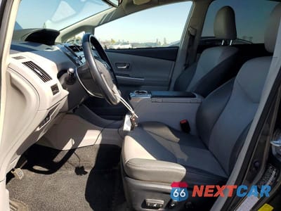 Zdjęcie 7 z 12 samochodu: 2016 TOYOTA PRIUS V FOUR VIN:JTDZN3EU3GJ046013 - miniatura