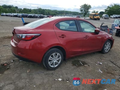 Trzecie zdjęcie samochodu z tyłu: 2019 TOYOTA YARIS L VIN:3MYDLBYV0KY518916 - miniatura