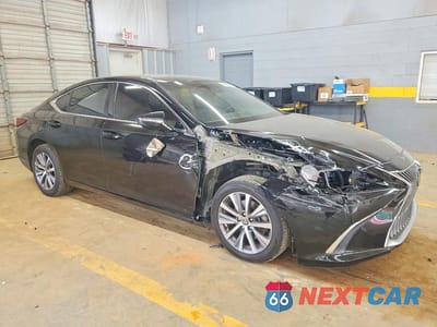 Czwarte zdjęcie samochodu z boku: 2021 LEXUS ES 250 BASE VIN:58AC11D10MU005771 - miniatura