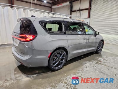 Trzecie zdjęcie samochodu z tyłu: 2025 CHRYSLER PACIFICA LIMITED VIN:2C4RC1GG4SR524414 - miniatura