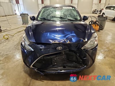 Piąte zdjęcie samochodu w środku: 2017 TOYOTA YARIS IA BASE VIN:3MYDLBYV8HY196048 - miniatura