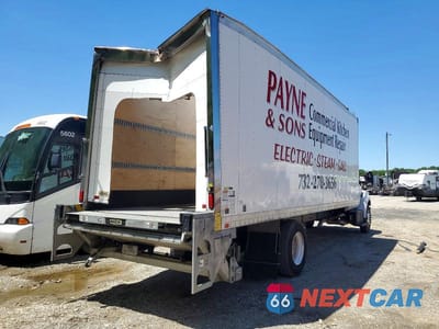 Czwarte zdjęcie samochodu z boku: 2018 FORD F750 SUPER DUTY BOX TRUCK VIN:1FDNF7DC4JDF04882 - miniatura