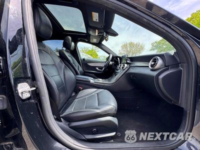 Piąte zdjęcie samochodu w środku: 2019 MERCEDES-BENZ C 300 4MATIC VIN:55SWF8EB0KU315837 - miniatura