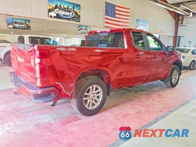 Trzecie zdjęcie samochodu z tyłu: 2019 CHEVROLET SILVERADO K1500 RST VIN:1GCRYEED9KZ255639 - miniatura