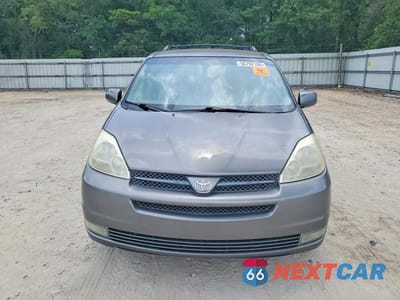 Piąte zdjęcie samochodu w środku: 2004 TOYOTA SIENNA XLE 7 PASSENGER VIN:5TDBA22C14S017742 - miniatura