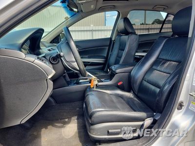 Zdjęcie 7 z 12 samochodu: 2010 HONDA ACCORD EXL VIN:1HGCP2F8XAA026703 - miniatura