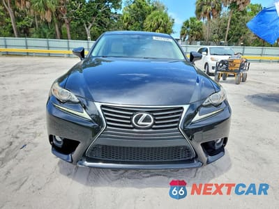 Piąte zdjęcie samochodu w środku: 2016 LEXUS IS 200T VIN:JTHBA1D21G5017585 - miniatura