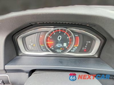 Zdjęcie 9 z 13 samochodu: 2016 VOLVO S60 PLATINUM VIN:YV149MFM5G2395245 - miniatura