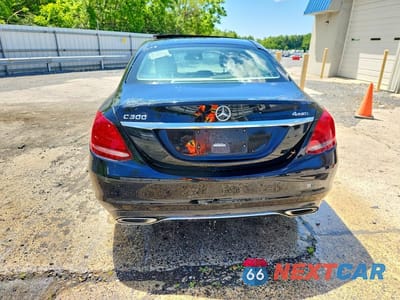 Zdjęcie 6 z 12 samochodu: 2015 MERCEDES-BENZ C 300 4MATIC VIN:55SWF4KB0FU068774 - miniatura