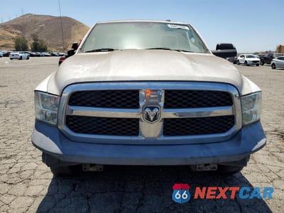 Piąte zdjęcie samochodu w środku: 2017 RAM 1500 ST VIN:3C6JR6DT0HG505035 - miniatura