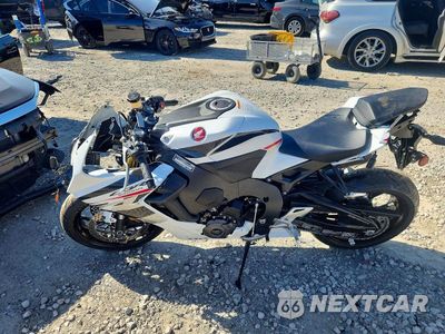 Trzecie zdjęcie samochodu z tyłu: 2026 HONDA CBR1000 RR VIN:JH2SC7710TK900517 - miniatura