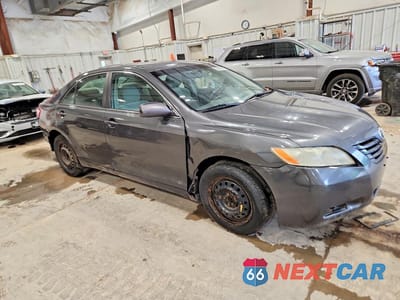 Czwarte zdjęcie samochodu z boku: 2007 TOYOTA CAMRY LE VIN:4T1BE46K77U642739 - miniatura