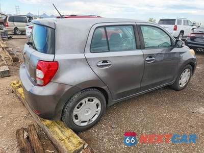 Trzecie zdjęcie samochodu z tyłu: 2010 SCION XD BASE VIN:JTKKU4B40AJ050664 - miniatura