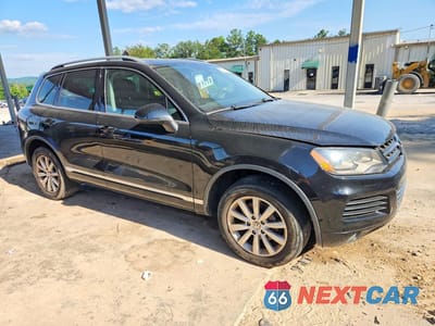 Czwarte zdjęcie samochodu z boku: 2012 VOLKSWAGEN TOUAREG V6 VIN:WVGEF9BP0CD008157 - miniatura