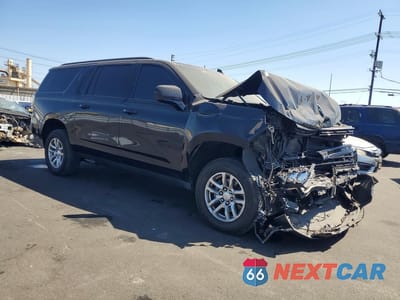 Czwarte zdjęcie samochodu z boku: 2023 CHEVROLET SUBURBAN K1500 RST VIN:1GNSKEKD5PR108689 - miniatura