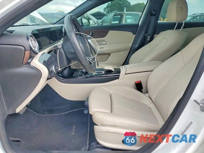 Zdjęcie 7 z 12 samochodu: 2019 MERCEDES-BENZ A 220 VIN:WDD3G4EB4KW035429 - miniatura