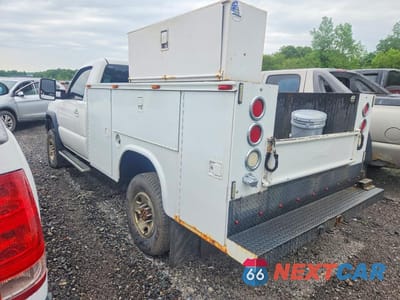 Drugie zdjęcie samochodu z przodu: 2001 CHEVROLET SILVERADO K2500 HEAVY DUTY VIN:1GCHK24UX1E123637 - miniatura