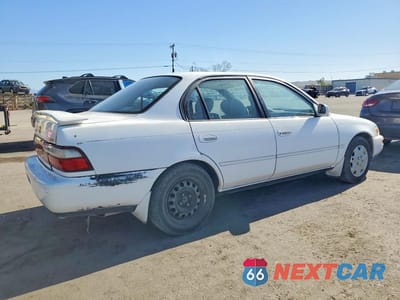 Trzecie zdjęcie samochodu z tyłu: 1997 TOYOTA COROLLA DX VIN:1NXBB02E9VZ515263 - miniatura