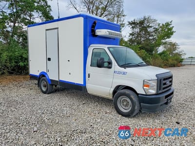 Czwarte zdjęcie samochodu z boku: 2024 FORD E350 REFRIGERATED BOX TRUCK VIN:1FDWE3FN4RDD19516 - miniatura