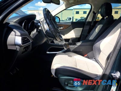 Zdjęcie 7 z 13 samochodu: 2017 JAGUAR F-PACE R - SPORT VIN:SADCL2BV7HA085292 - miniatura