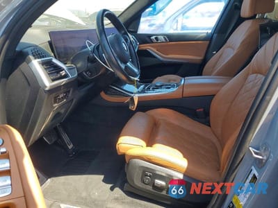 Zdjęcie 7 z 14 samochodu: 2023 BMW X7 XDRIVE40I VIN:5UX23EM03P9P92642 - miniatura