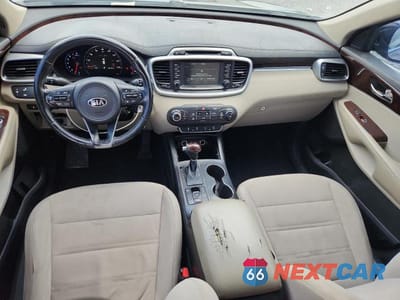 Zdjęcie 8 z 12 samochodu: 2017 KIA SORENTO LX V6 VIN:5XYPG4A56HG247895 - miniatura