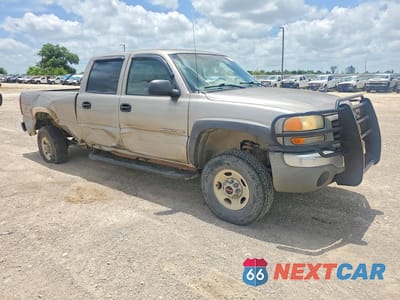 Czwarte zdjęcie samochodu z boku: 2003 GMC SIERRA K2500 HEAVY DUTY VIN:1GTHK23U03F240044 - miniatura