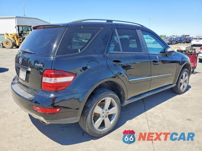 Trzecie zdjęcie samochodu z tyłu: 2009 MERCEDES-BENZ ML 350 VIN:4JGBB86E39A509734 - miniatura