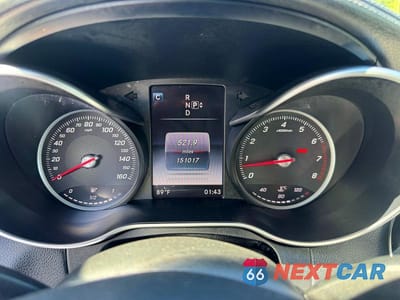 Zdjęcie 8 z 13 samochodu: 2015 MERCEDES-BENZ C 300 4MATIC VIN:55SWF4KB4FU052464 - miniatura