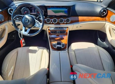 Zdjęcie 8 z 13 samochodu: 2019 MERCEDES-BENZ E 300 4MATIC VIN:WDDZF4KB8KA585781 - miniatura