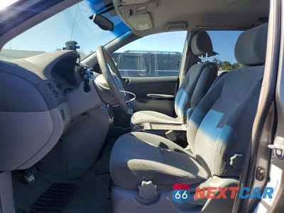 Zdjęcie 7 z 13 samochodu: 2004 TOYOTA SIENNA LE 7 PASSENGER VIN:5TDZA23CX4S081758 - miniatura