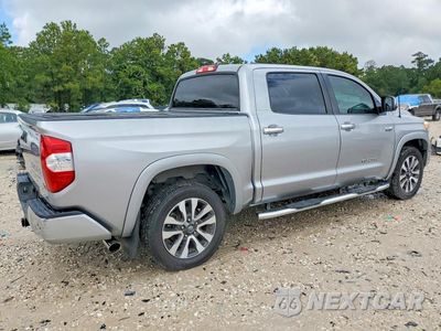 Trzecie zdjęcie samochodu z tyłu: 2018 TOYOTA TUNDRA CREWMAX LIMITED VIN:5TFFY5F14JX243304 - miniatura