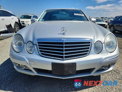 Piąte zdjęcie samochodu w środku: 2007 MERCEDES-BENZ E 550 VIN:WDBUF72X97B036673 - miniatura