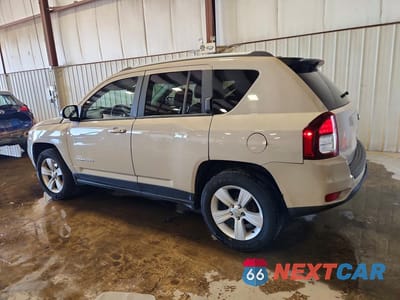 Drugie zdjęcie samochodu z przodu: 2017 JEEP COMPASS LATITUDE VIN:1C4NJDEB8HD208992 - miniatura