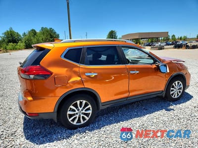 Trzecie zdjęcie samochodu z tyłu: 2017 NISSAN ROGUE SV VIN:JN8AT2MT2HW147879 - miniatura